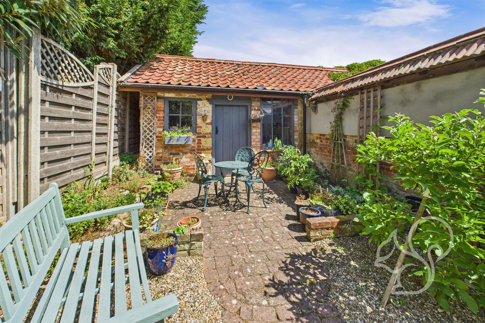 Garden & Outbuilding